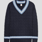 Boast Cable-Knit V-Neck Tennis Sweater in Navy Light Blue