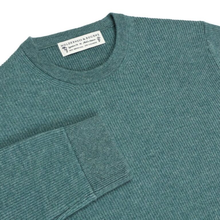 Holderness & Bourne The Barrett Crewneck Sweater in Heathered California Spruce