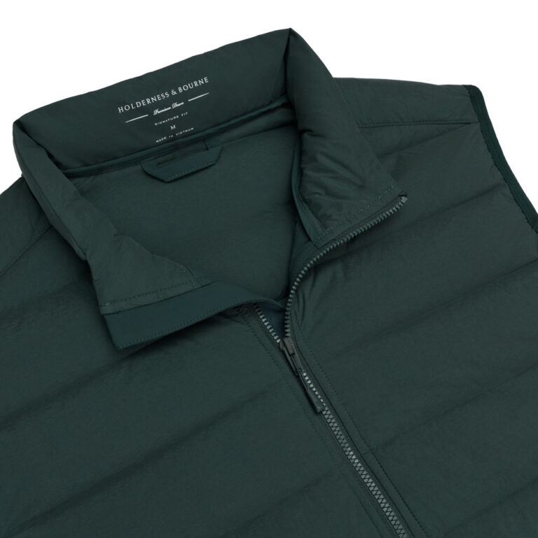Holderness & Bourne The Wells Vest in Cypress