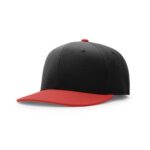 Richardson 675 Score R-Flex Snapback in Black/Red